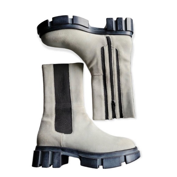 NIB Free People Brooks Lug Sole Suede Chelsea Boot, Dove Gray Mist, 8, 38.5, NWT - Picture 2 of 16